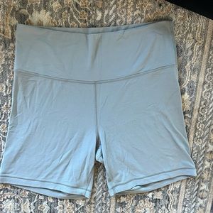TNA butter bike shorts size XL